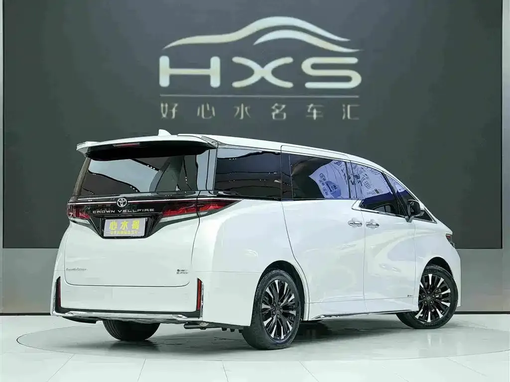 Toyota Vellfire — фото 10