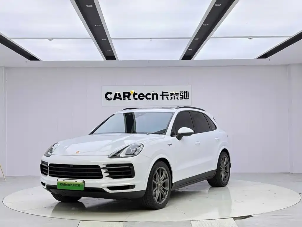 Porsche Cayenne Hybrid — фото 1