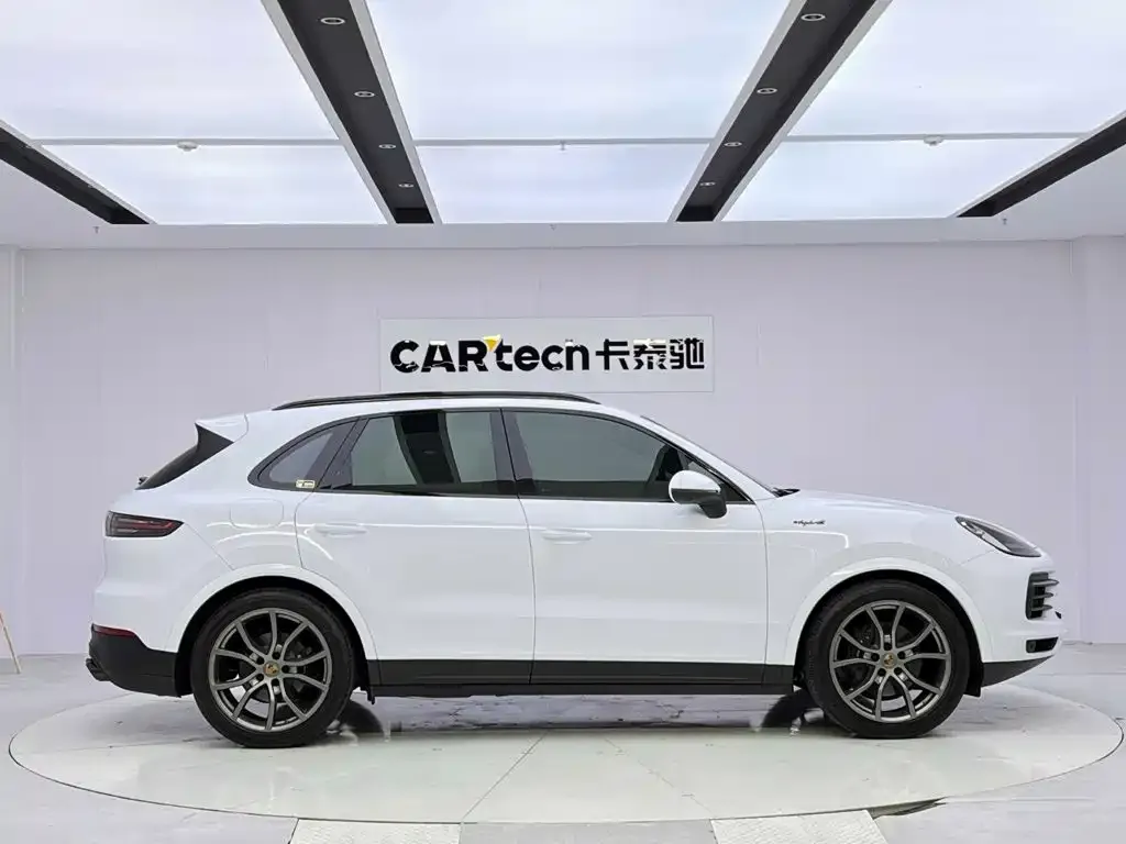 Porsche Cayenne Hybrid — фото 9