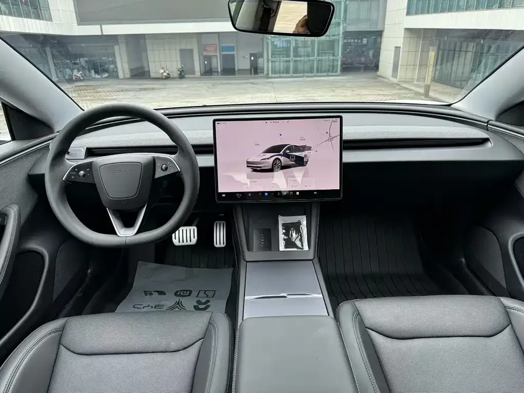 Tesla Model 3 — фото 4