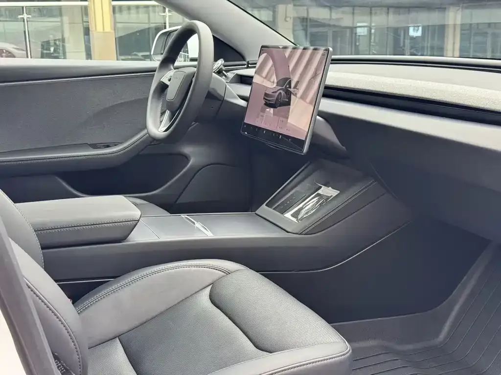 Tesla Model 3 — фото 3