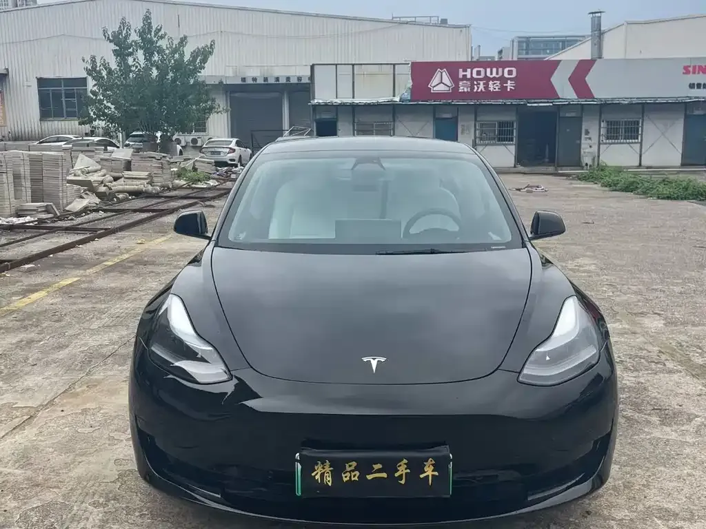 Tesla Model 3 — фото 7