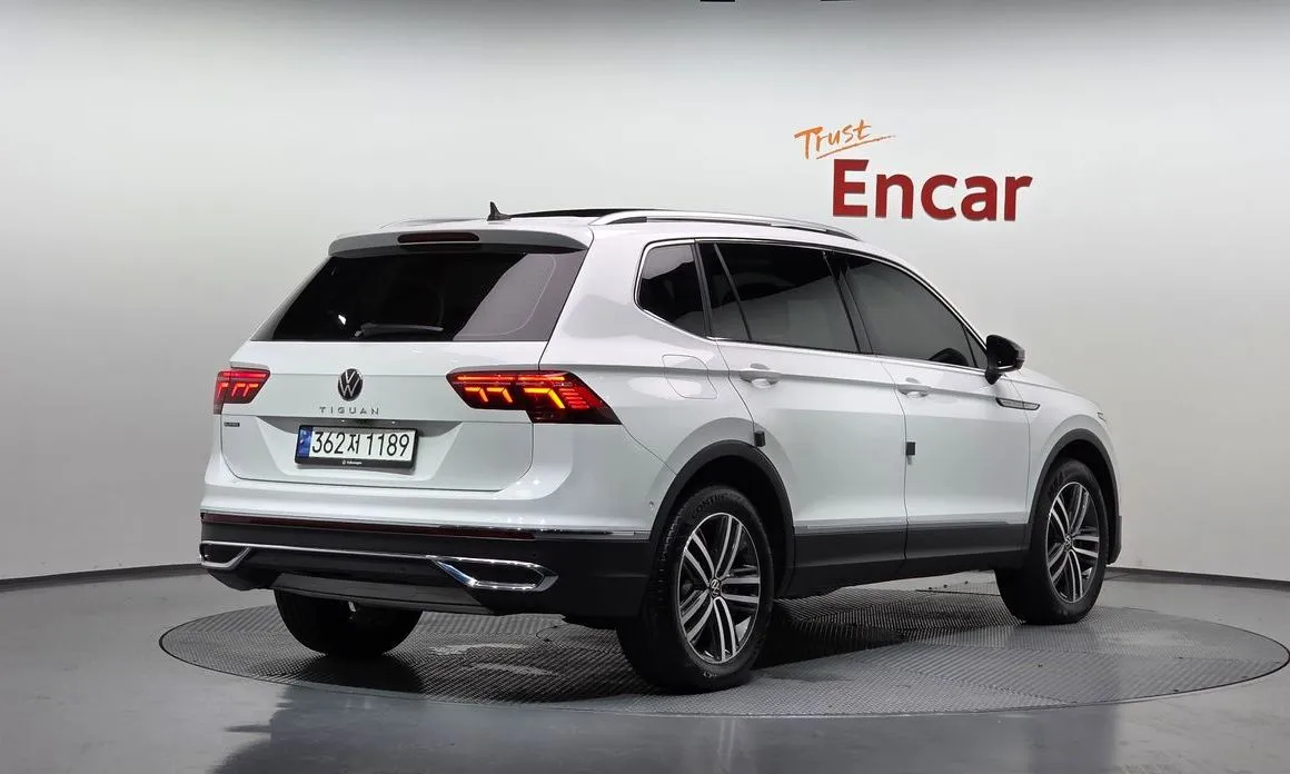 Volkswagen Tiguan — фото 10
