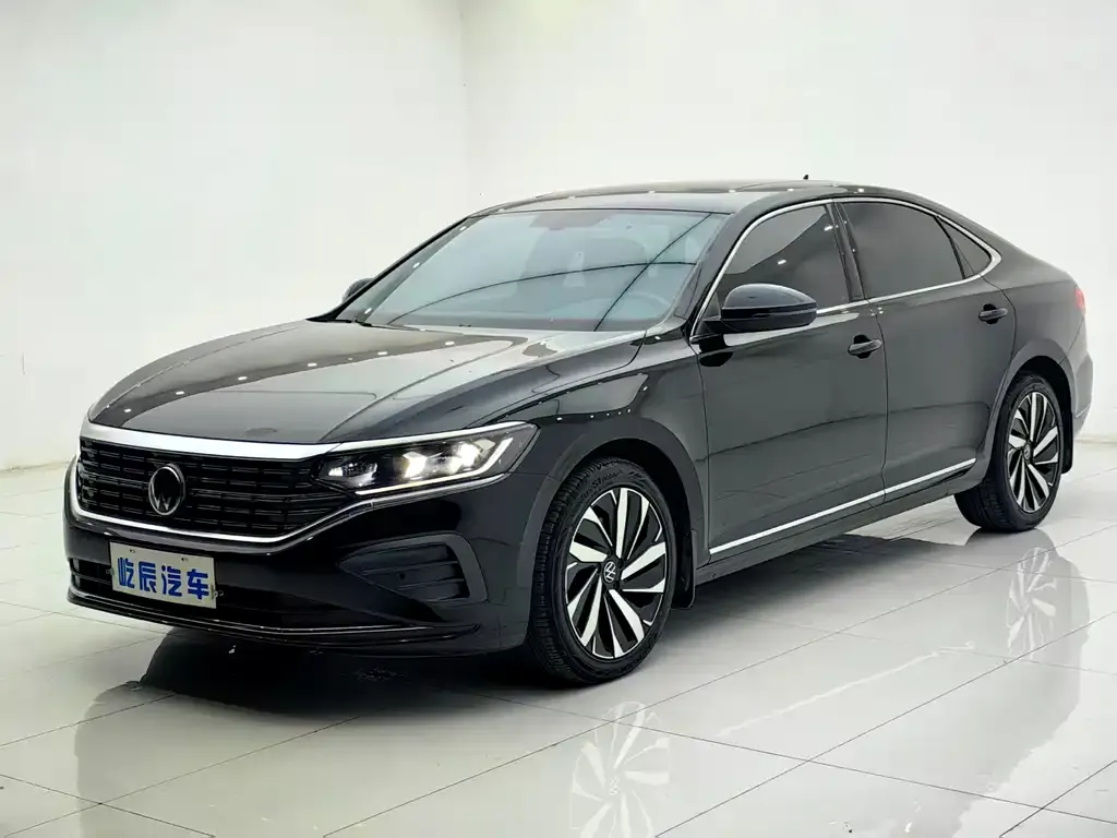 Volkswagen Passat — фото 1