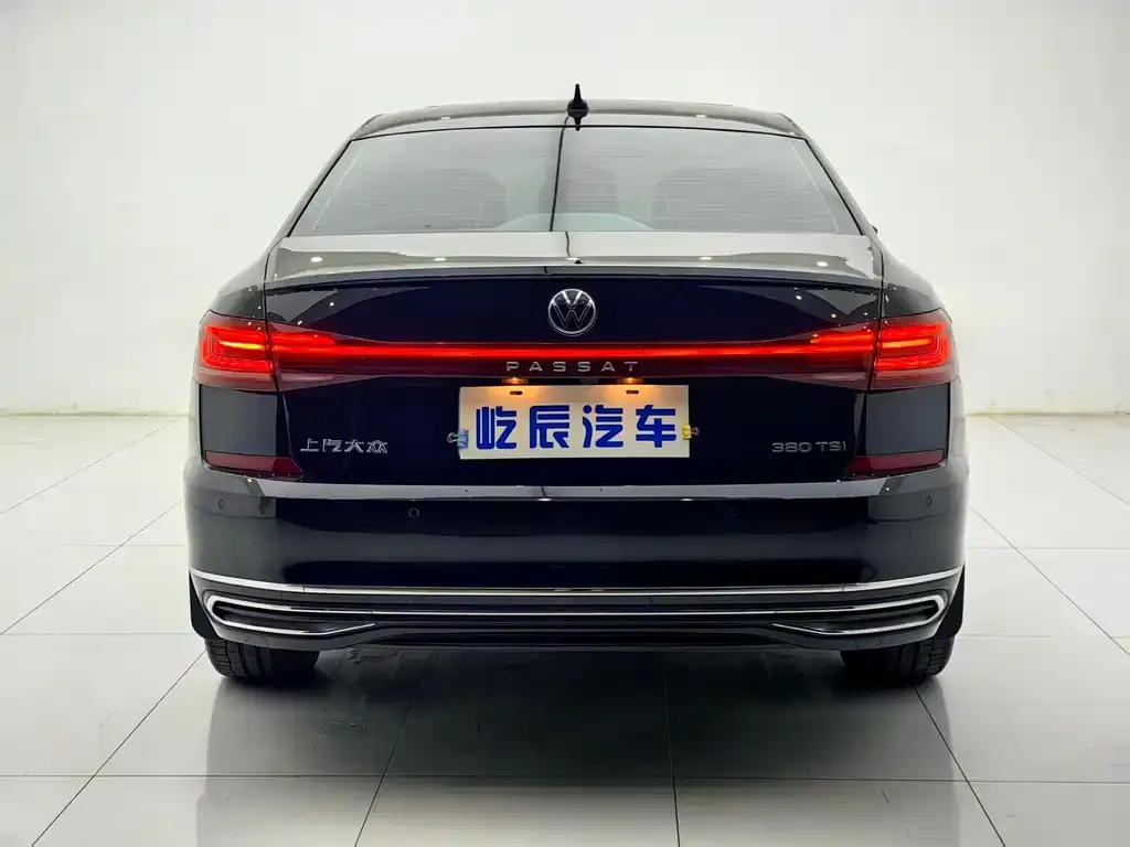Volkswagen Passat — фото 8