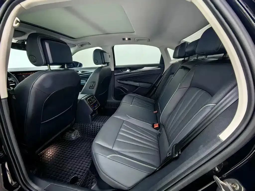 Volkswagen Passat — фото 4