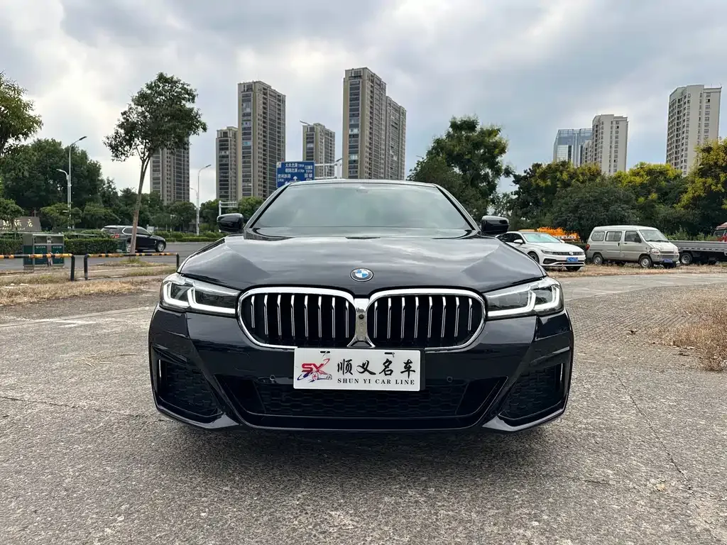 BMW 5 Series — фото 5