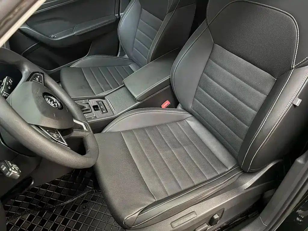 Skoda Superb — фото 10