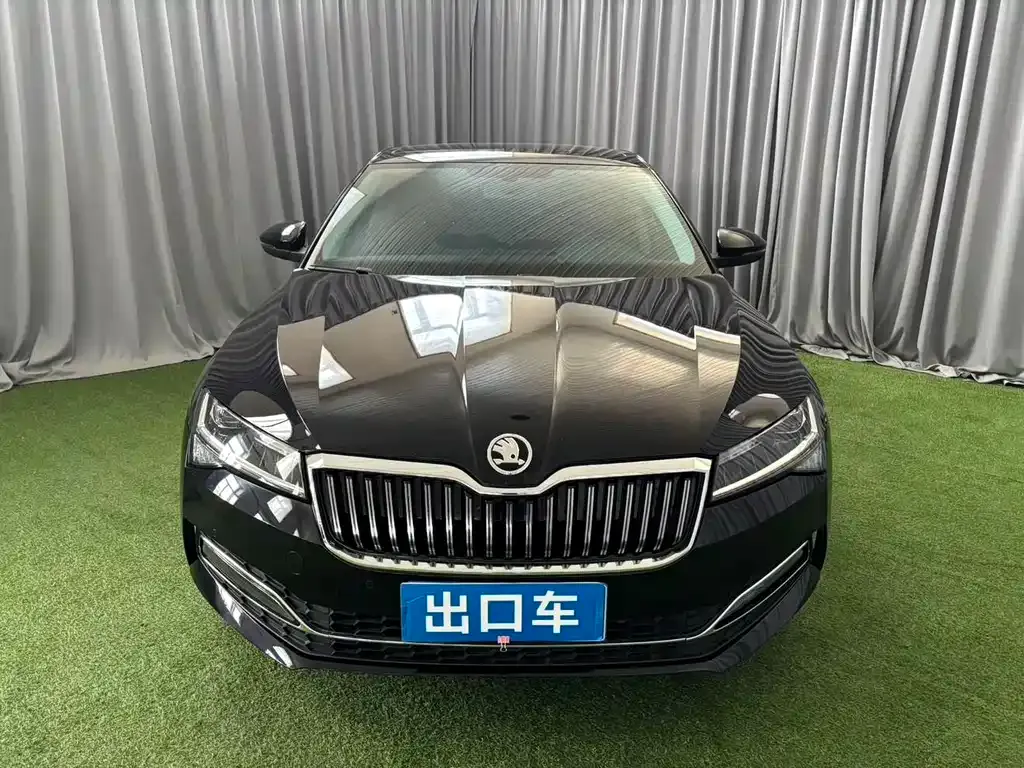Skoda Superb — фото 5