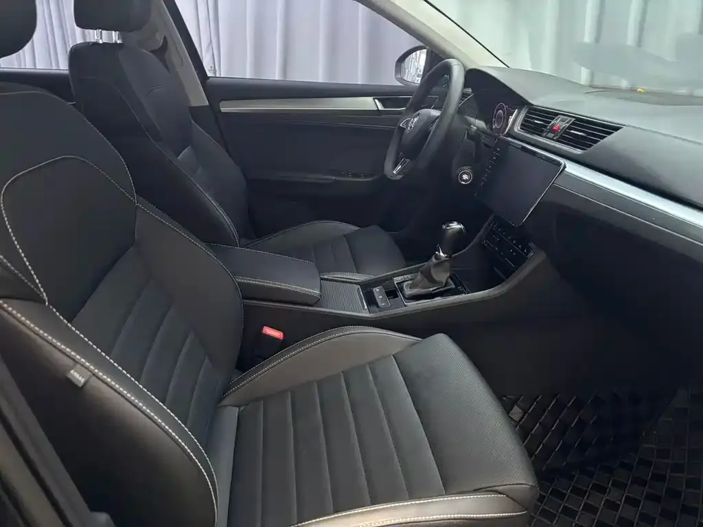 Skoda Superb — фото 2