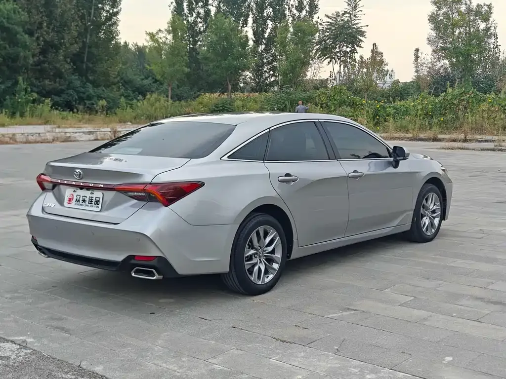 Toyota Avalon — фото 10