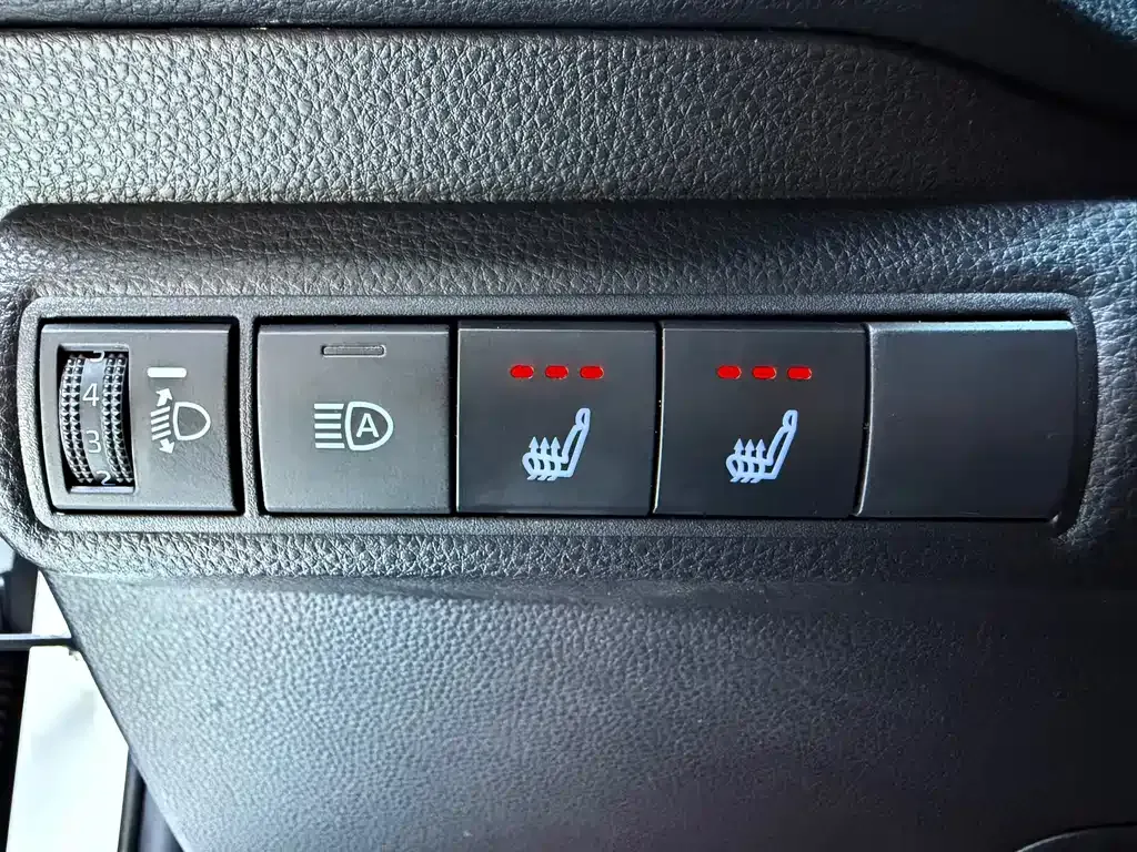 Toyota Corolla — фото 9