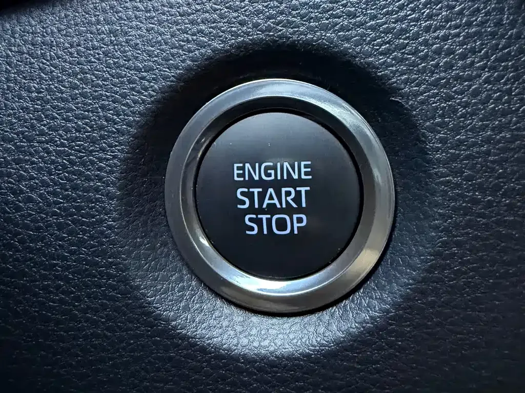 Toyota Corolla — фото 10