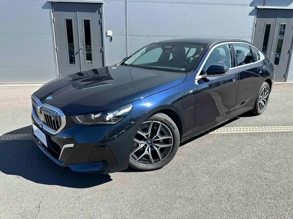 BMW i5 — фото 1