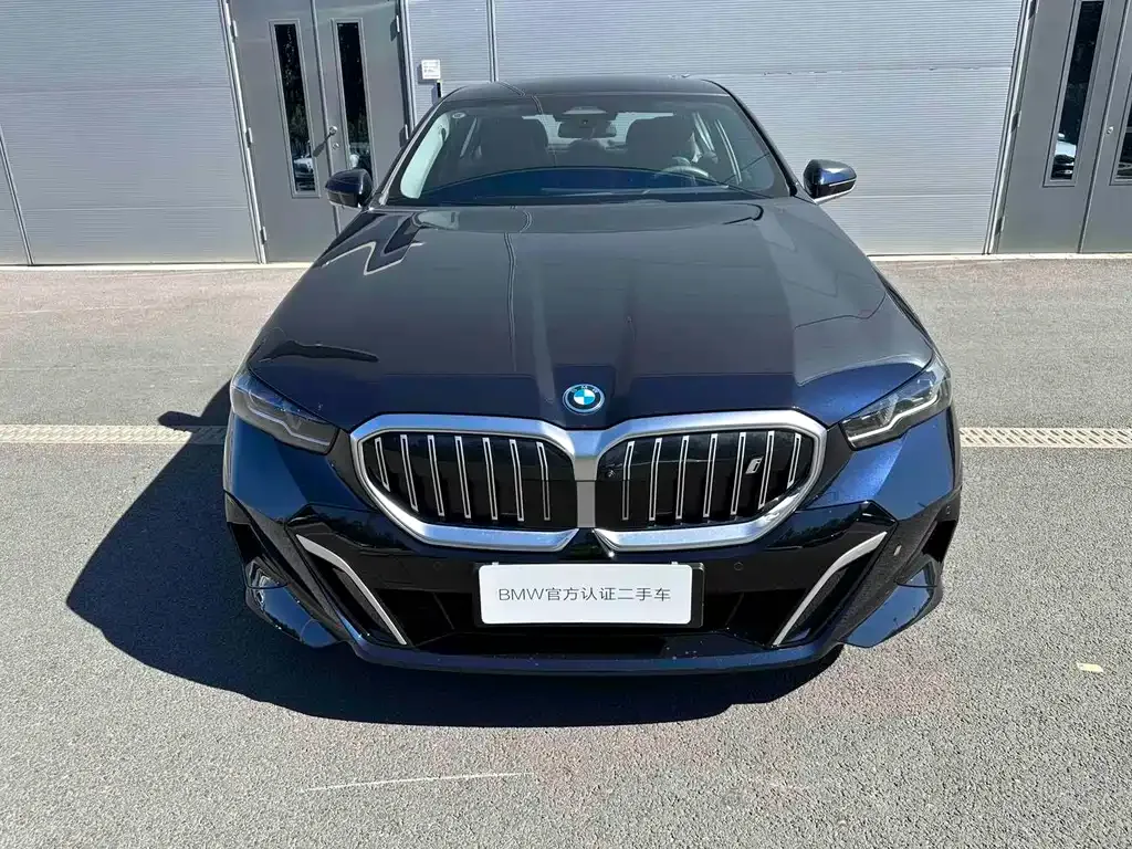BMW i5 — фото 10