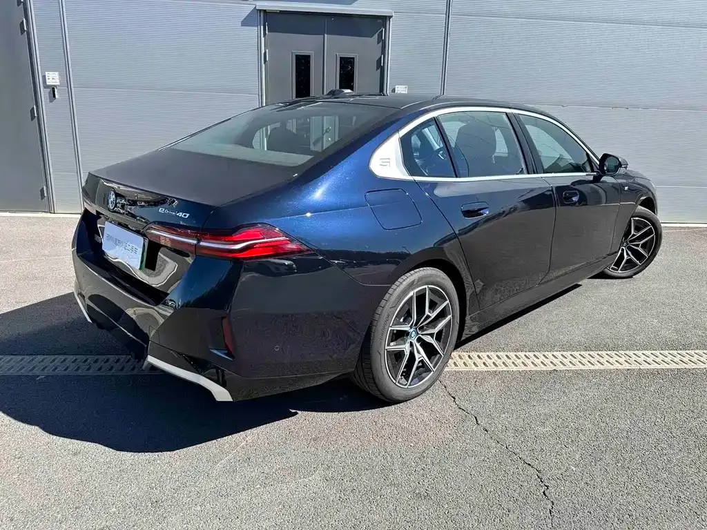 BMW i5 — фото 9