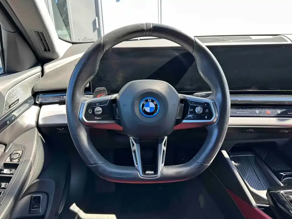 BMW i5 — фото 2