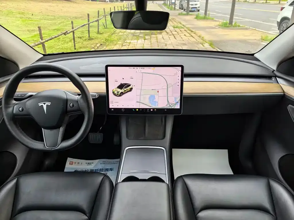 Tesla Model Y — фото 5