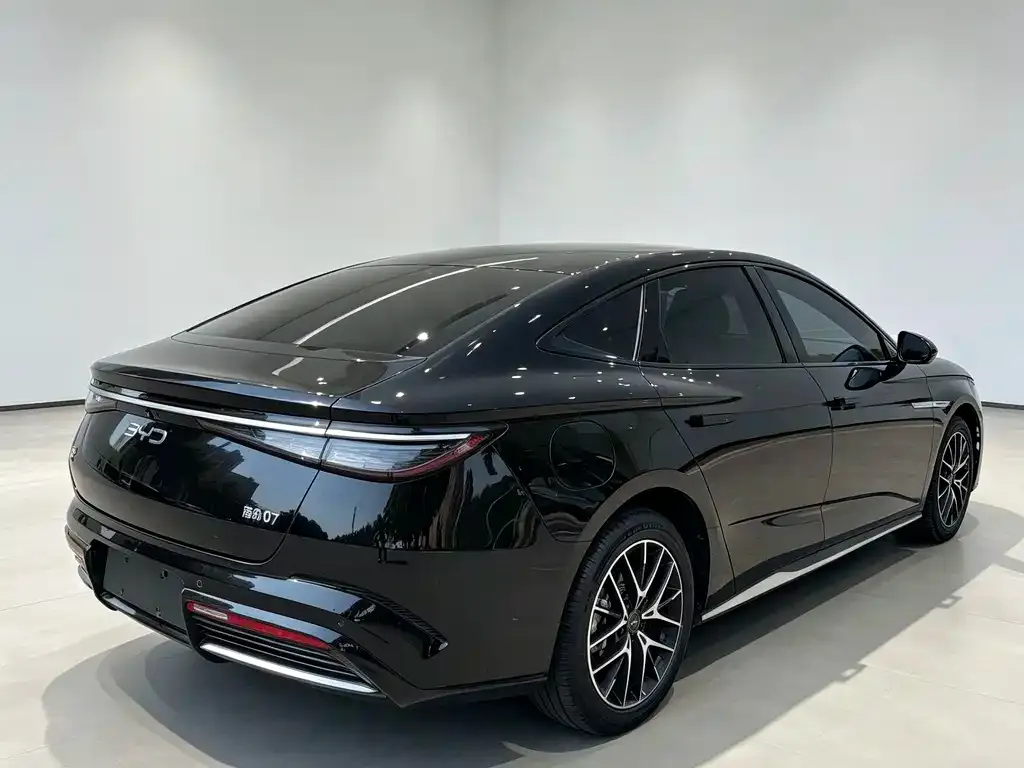 BYD Seal 07 DM-i — фото 4