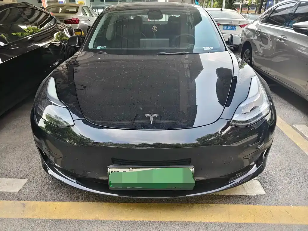 Tesla Model 3 — фото 10