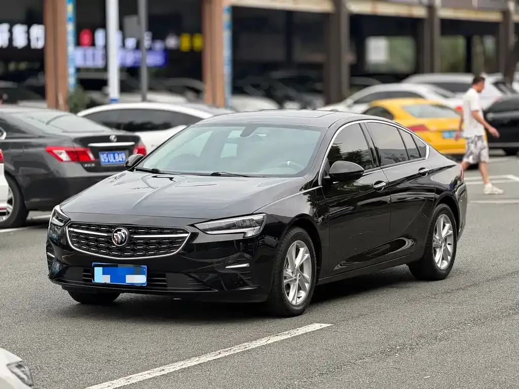 Buick Regal — фото 1