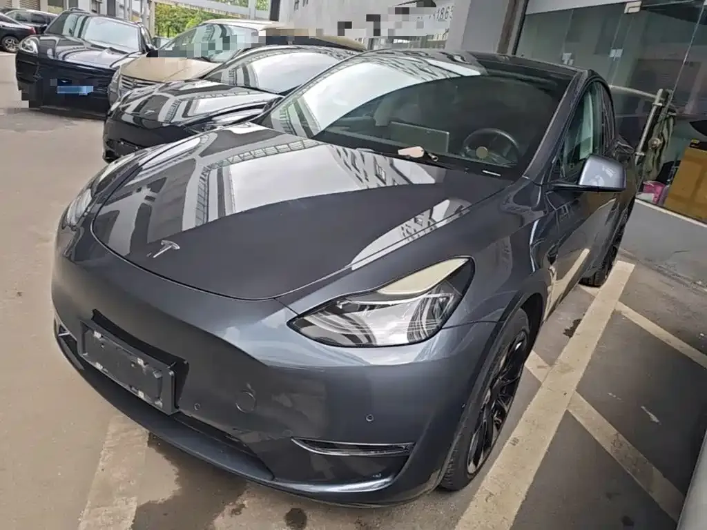 Tesla Model Y — фото 8