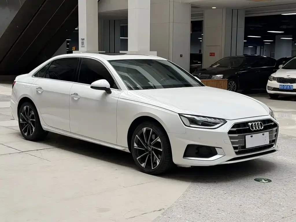 Audi A4L — фото 2