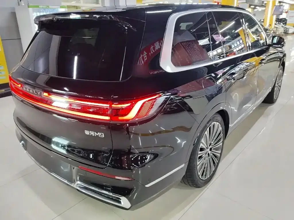 Geely Galaxy M9 — фото 9