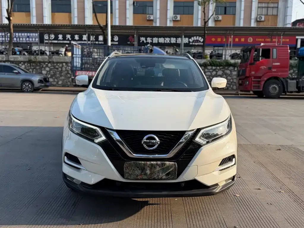 Nissan Qashqai — фото 9