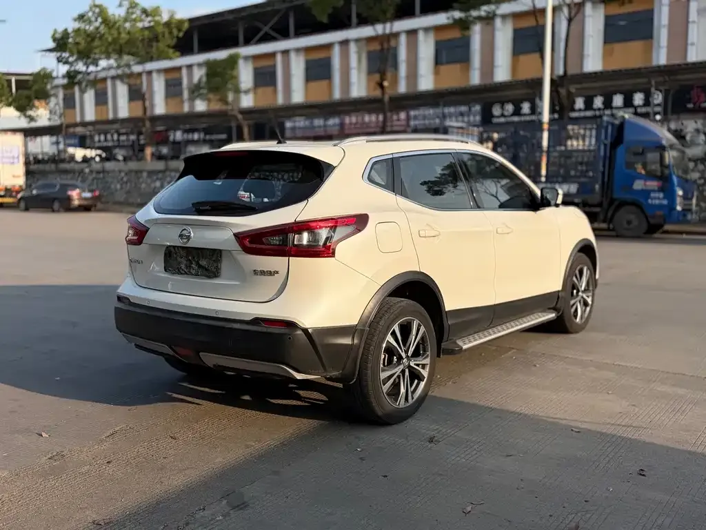 Nissan Qashqai — фото 3