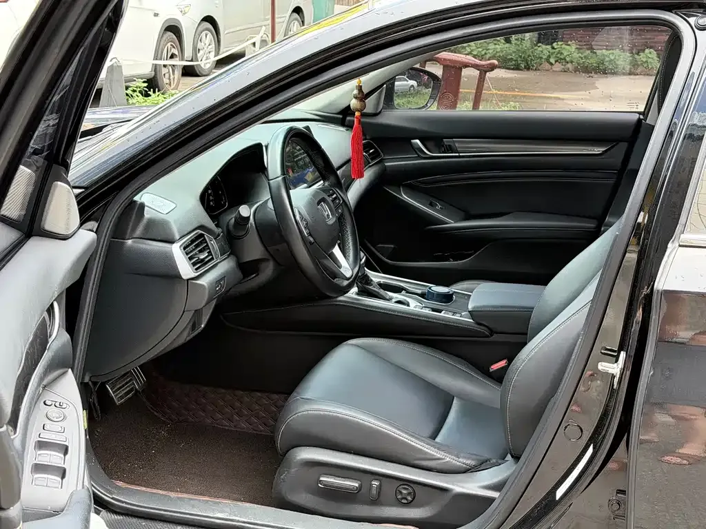 Honda Accord — фото 5