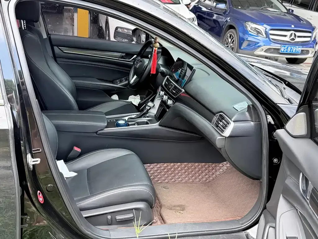 Honda Accord — фото 6