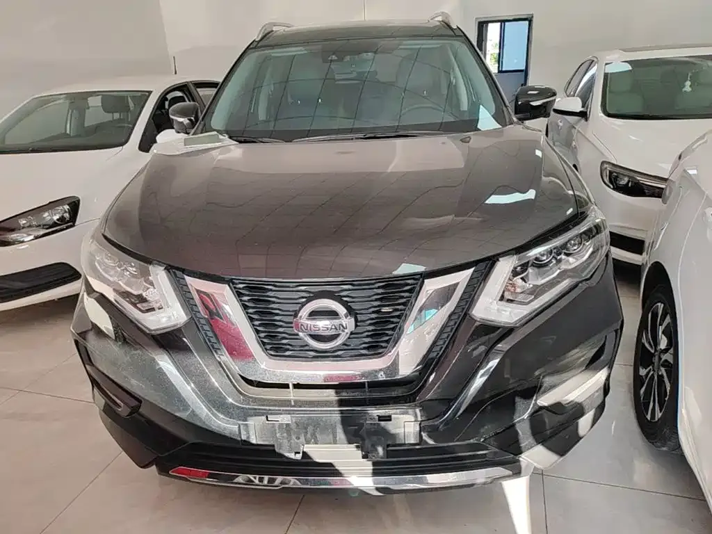 Nissan X-Trail — фото 1