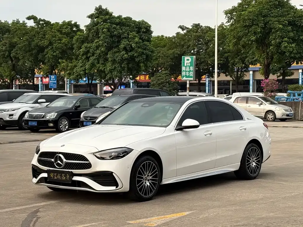 Mercedes-Benz C-Class — фото 1