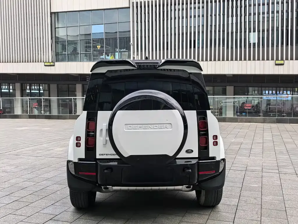 Land Rover Defender — фото 7