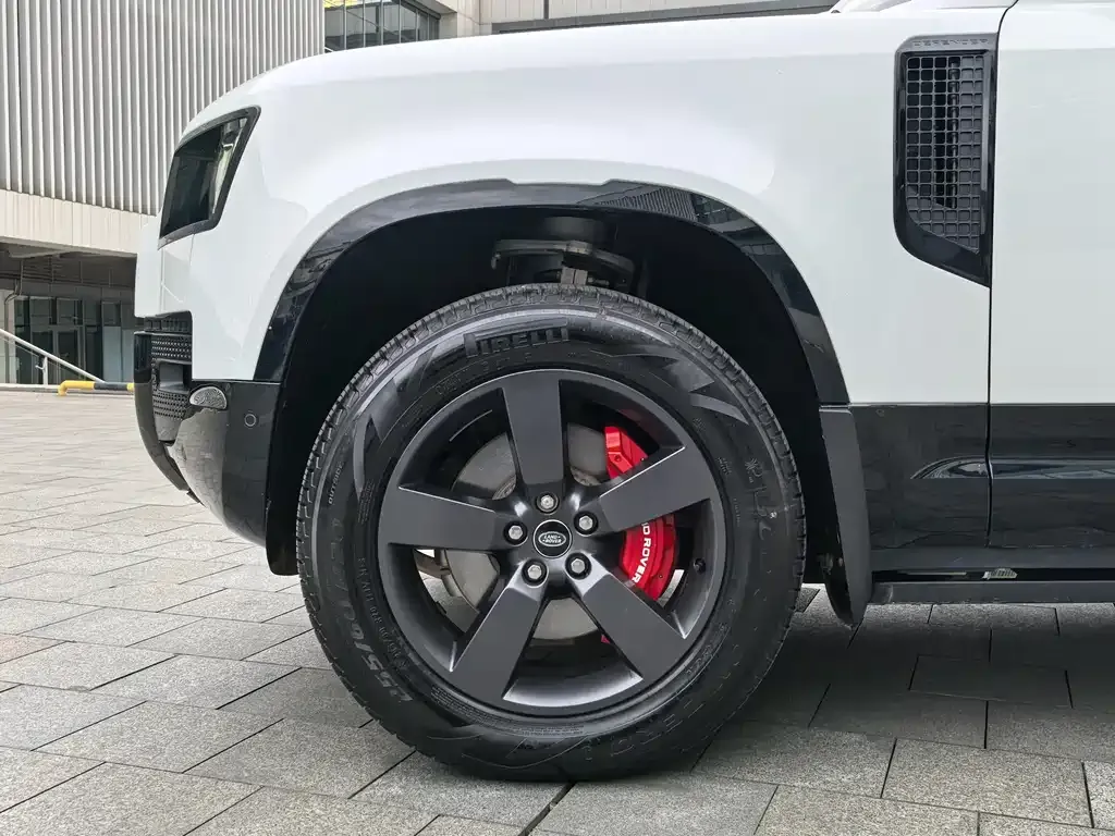 Land Rover Defender — фото 10