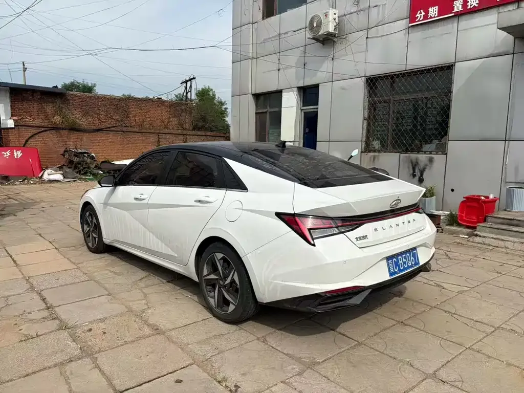 Hyundai Elantra — фото 4