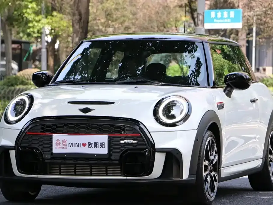 MINI Cooper (3-door) — фото 1