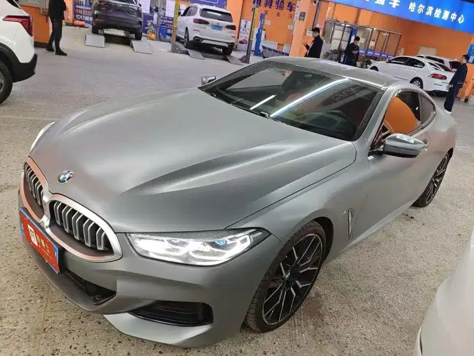 BMW 8 Series — фото 1