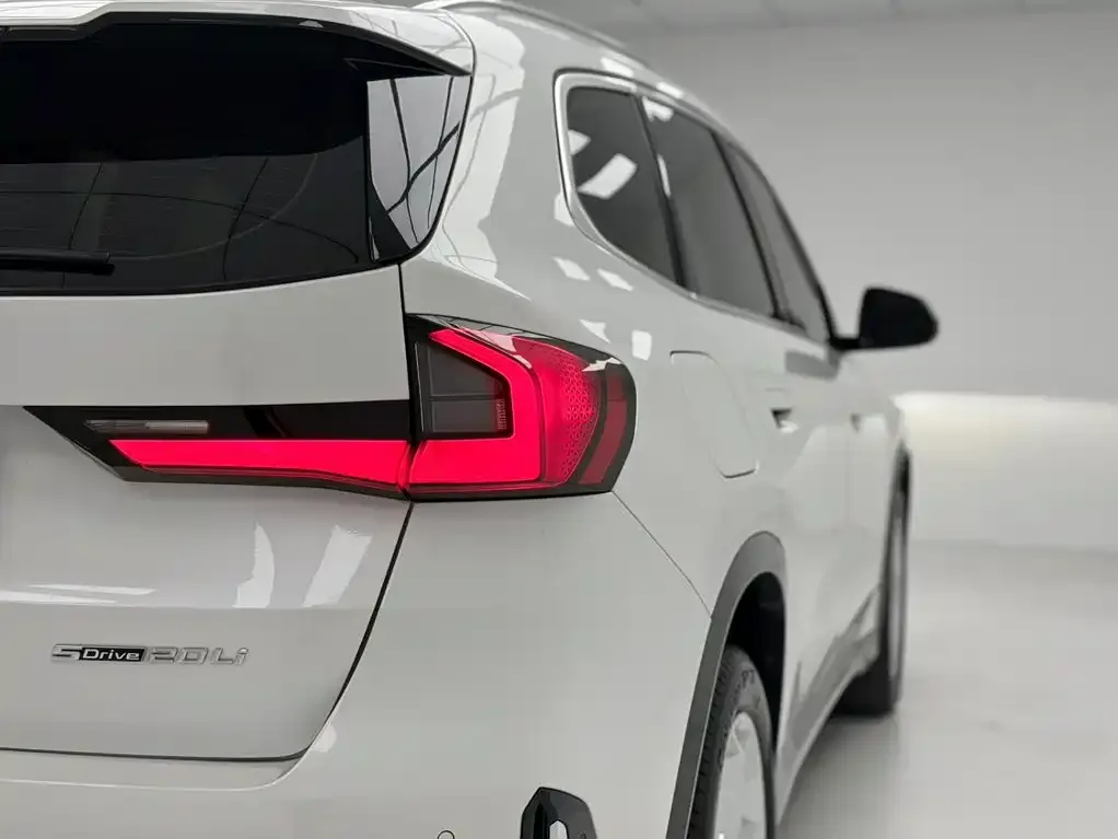 BMW X1 — фото 5