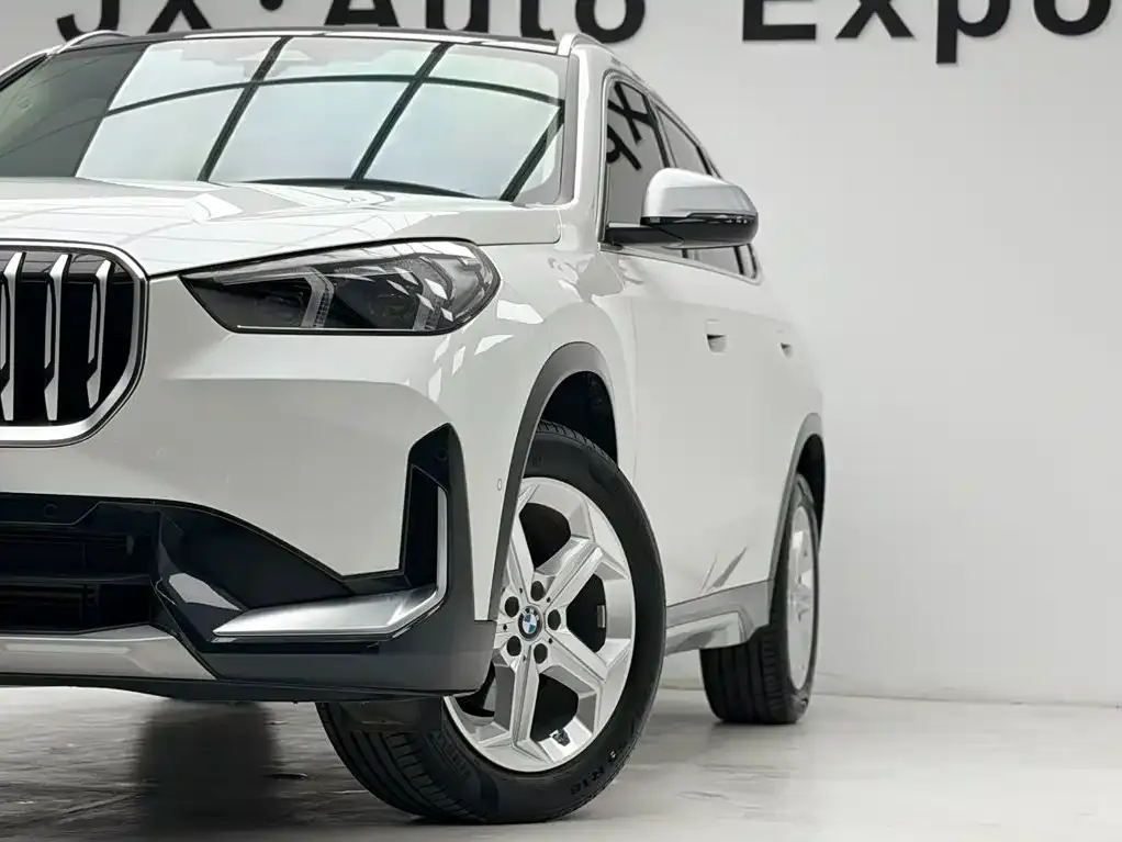 BMW X1 — фото 9