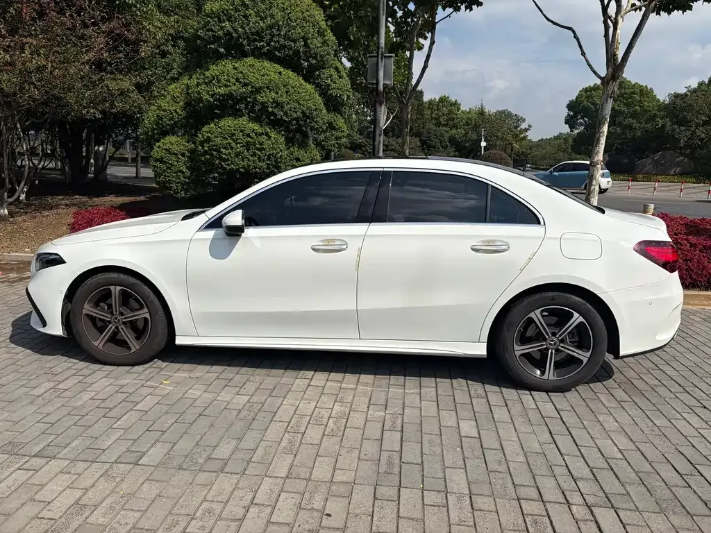 Mercedes-Benz A-Class — фото 10