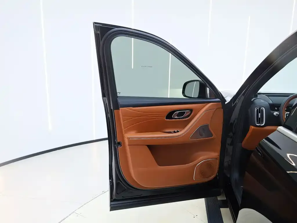 Geely Galaxy M9 — фото 4