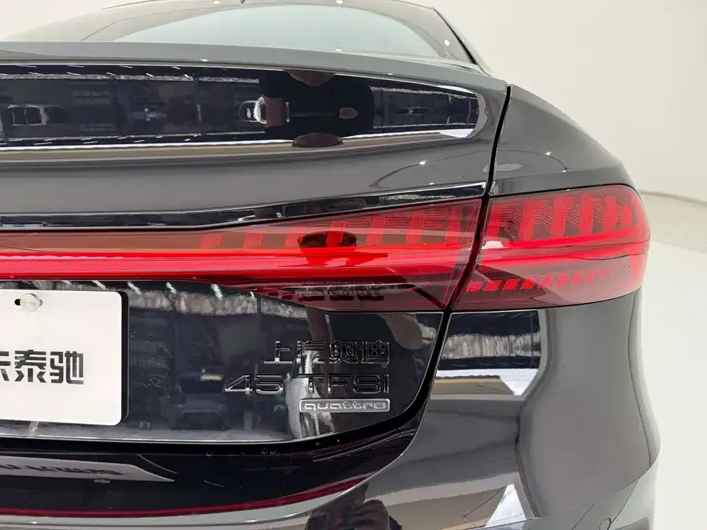 Audi A7L — фото 9