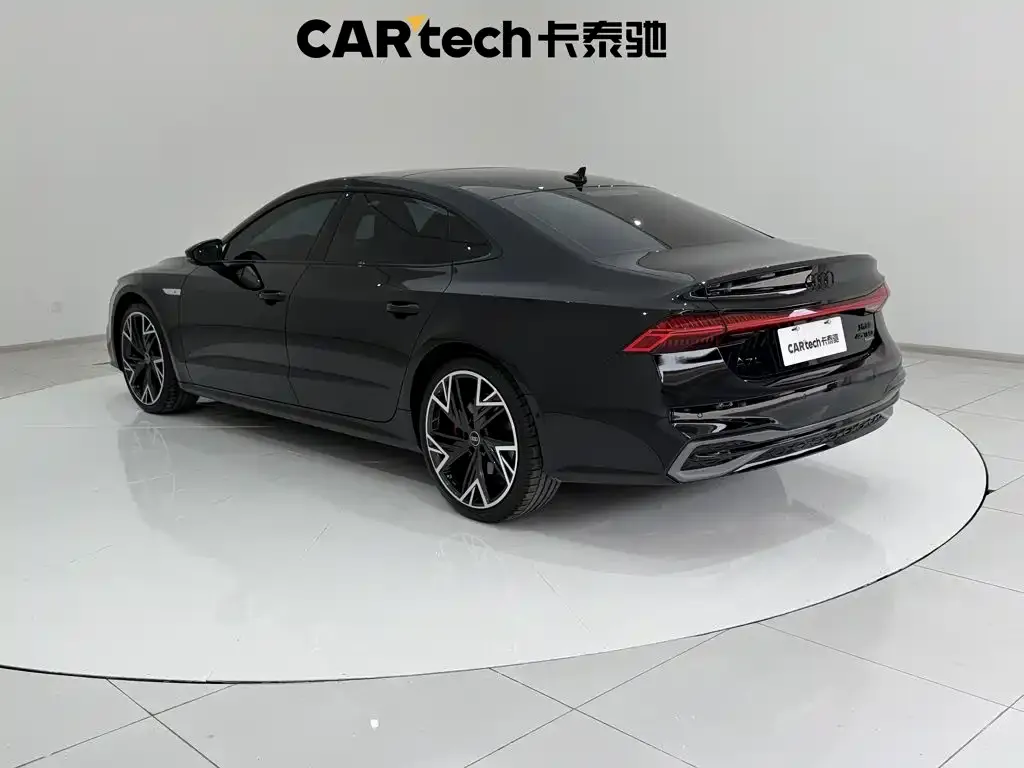 Audi A7L — фото 5