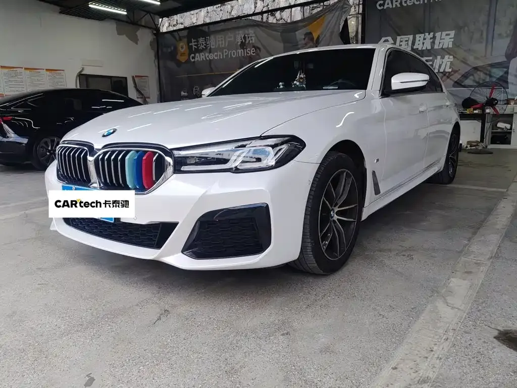 BMW 5 Series — фото 1