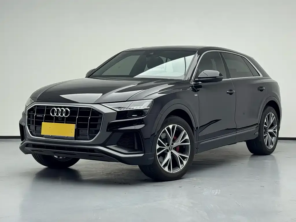 Audi Q8 — фото 1