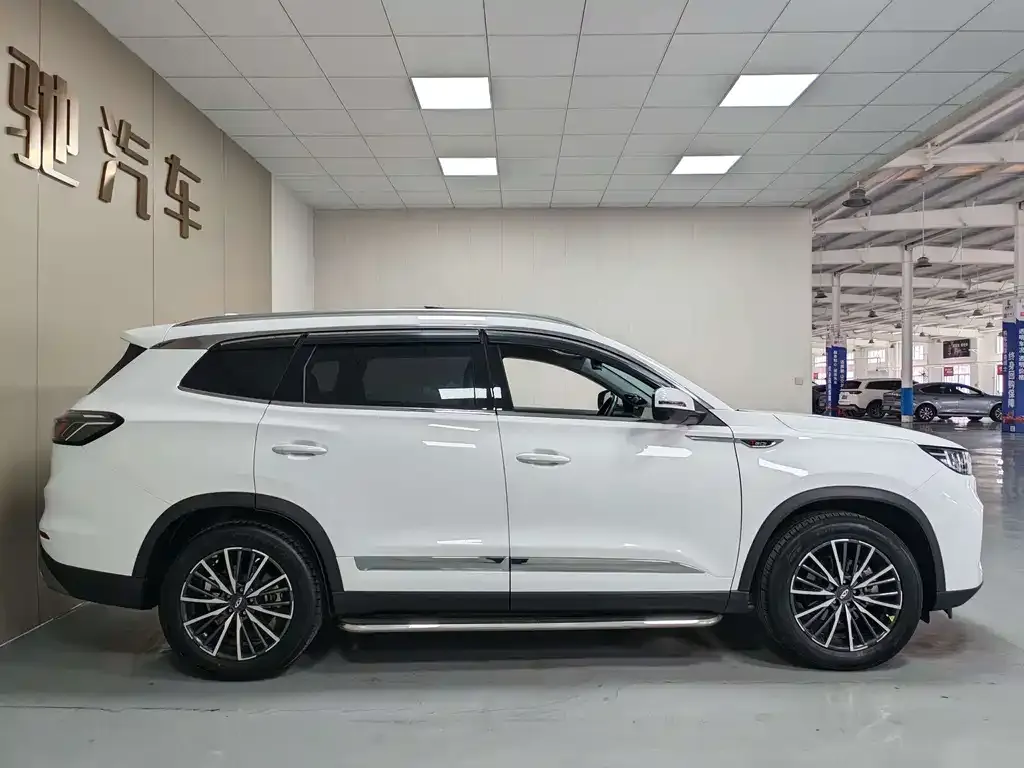 Chery Tiggo 8 PLUS — фото 5