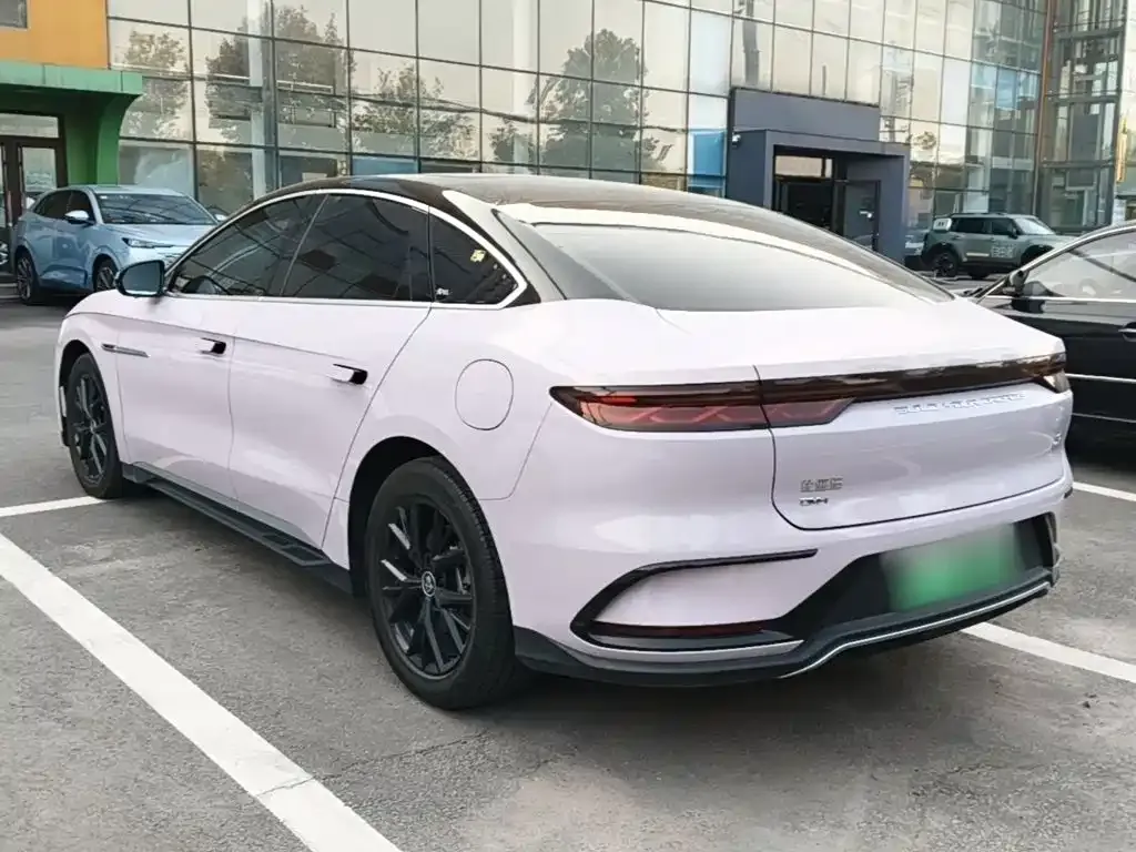 BYD Han — фото 10