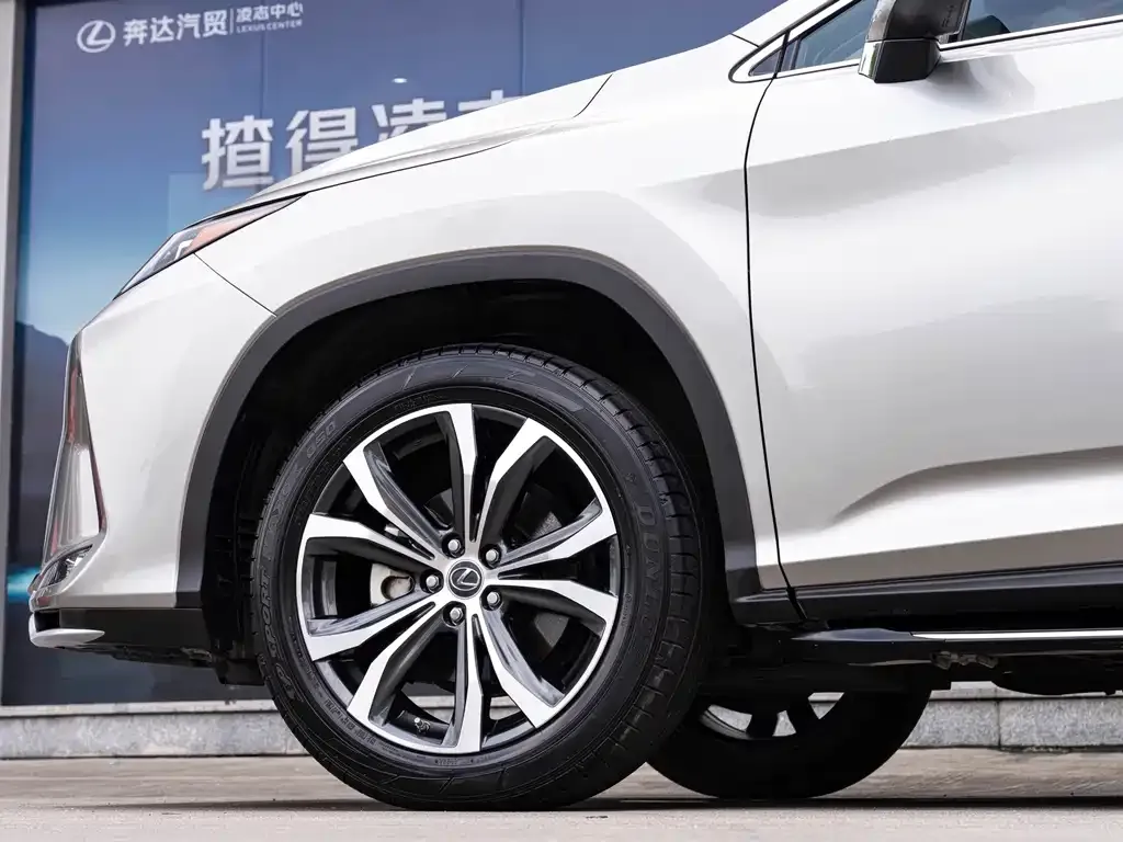 Lexus RX — фото 10